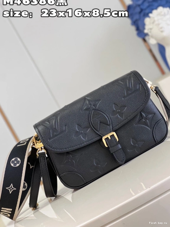 First bag ru Diane VUITTON LOUIS Nano 0810